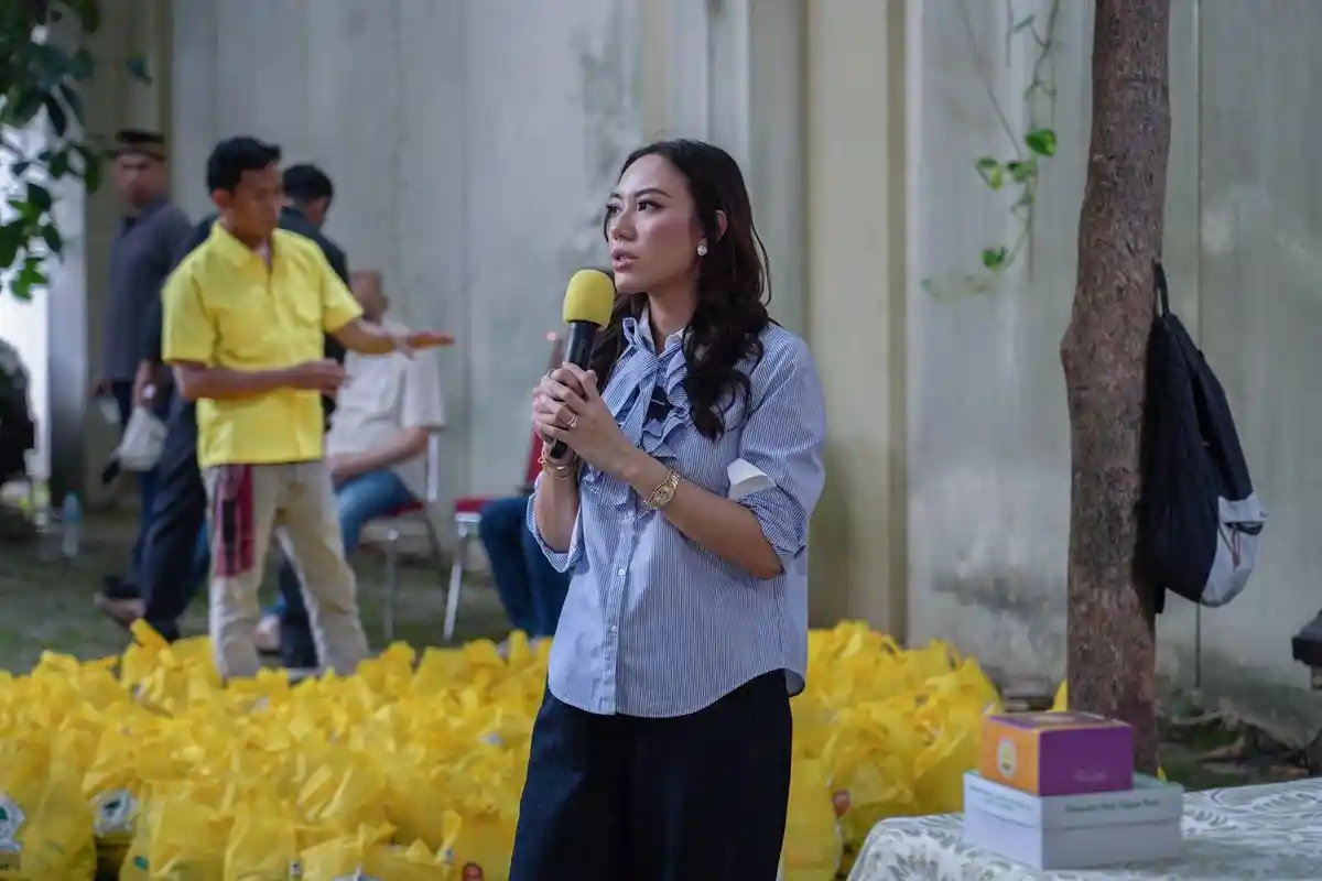 Ekonomi Warga Jakarta Terhimpit, Ratusan Paket Sembako Disebar