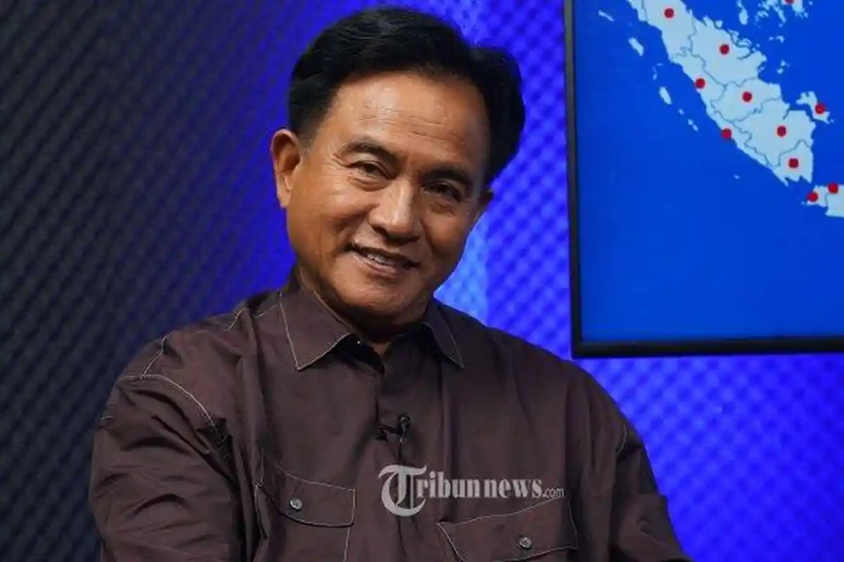 Wawancara Eksklusif - Prof Yusril Ihza Mahendra: Dicaci Maki Gara-gara Bela Prabowo-Gibran