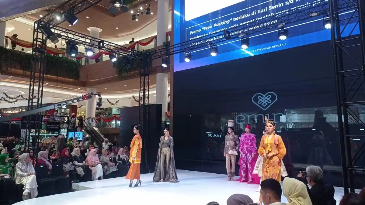 18 Desainer Unjuk Gigi di Sumut Fashion Week 2023, Tampilkan Busana Kain Wastra