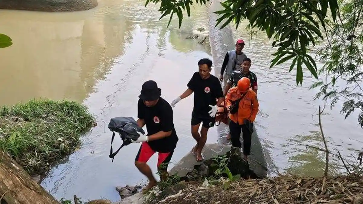 Niat Mau Mancing, Bocil Ini Kaget Temukan Ransel Berisi Mayat Bayi yang Masih Pakai Popok di Solo