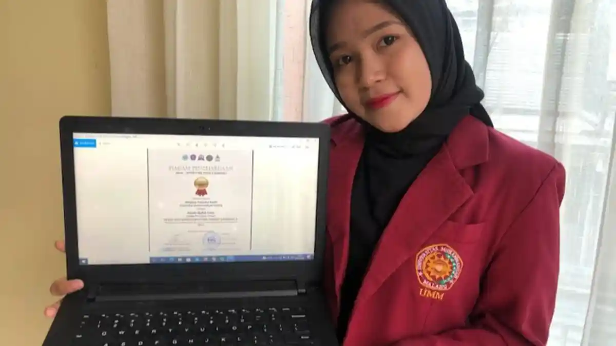 Profil Nirwana Chendra Kasih Jadi Juara Cerpen Nasional Berkat Tanaq Colong