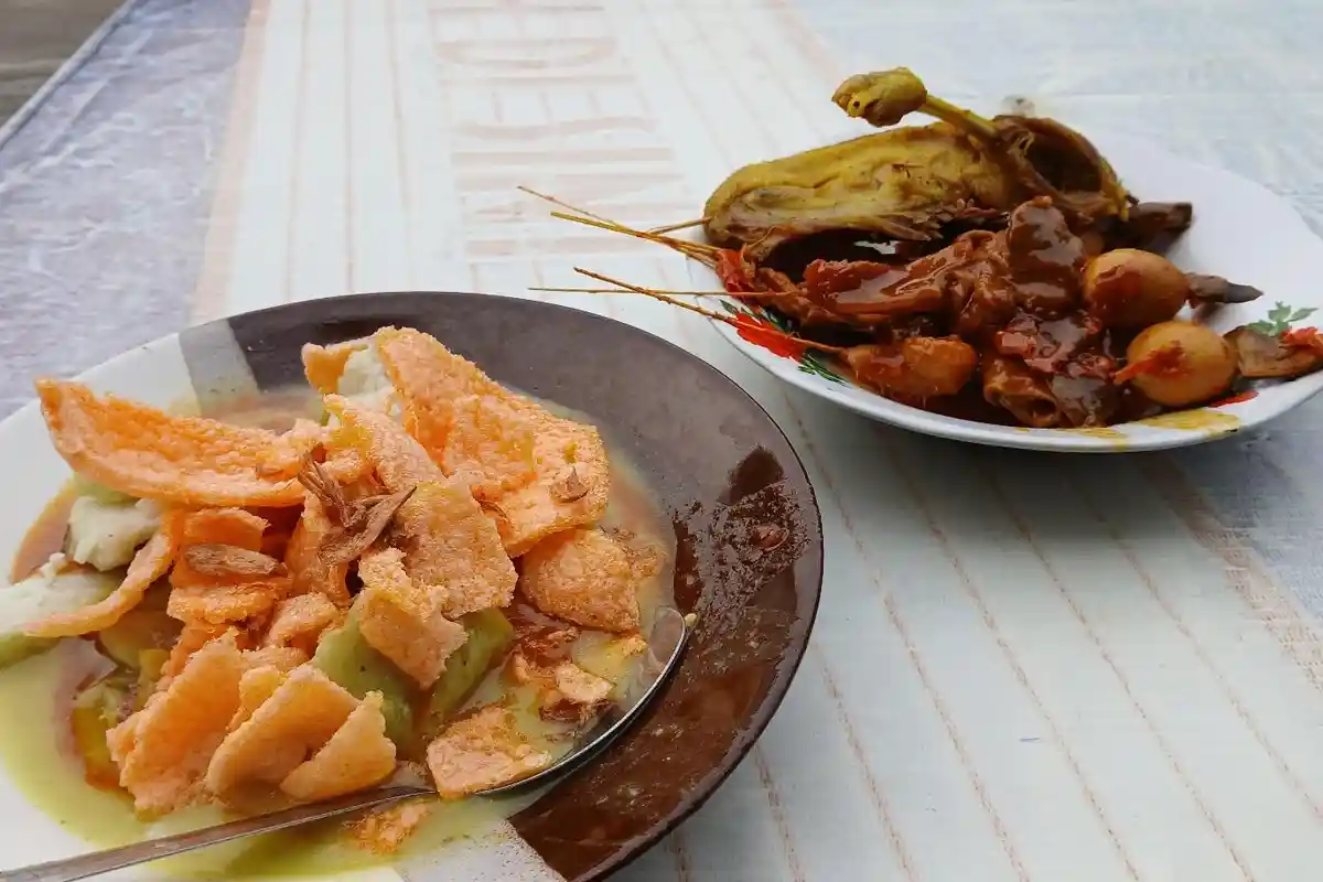 Kupat Blengong, Kuliner Wajib Coba saat Berkunjung ke Tegal. Punya Cita Rasa Gurih