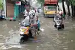Banjir Jalan Galeong Raya Tangerang Luapan Kali Sabi