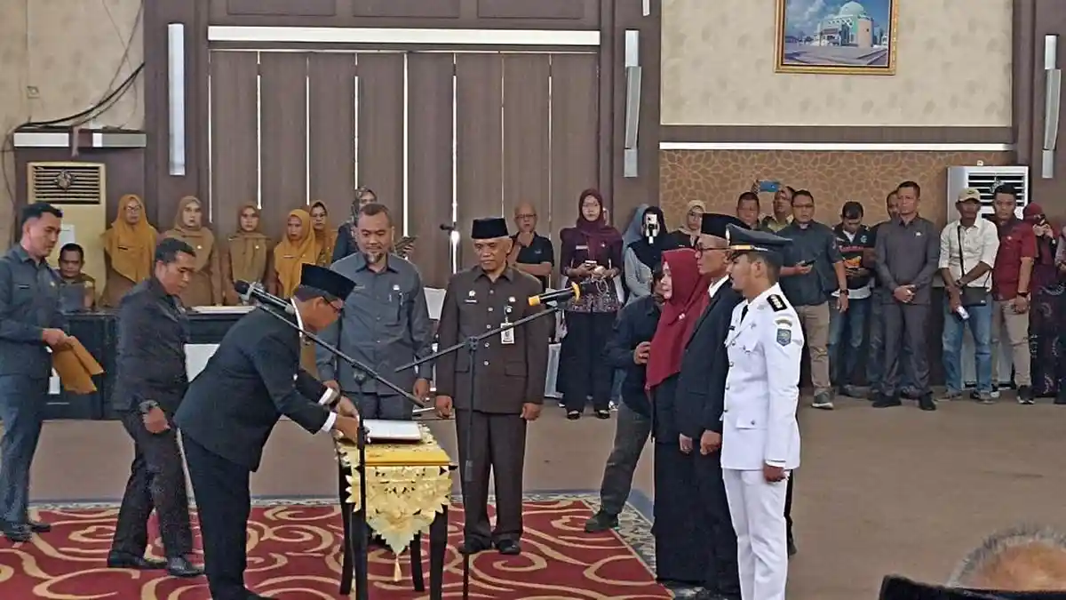 Daftar 10 Pejabat Pimpinan Tinggi Pratama Pemkab Karimun yang Baru Dilantik Hari Ini - penandatangan-oleh-bupati-karimun.jpg
