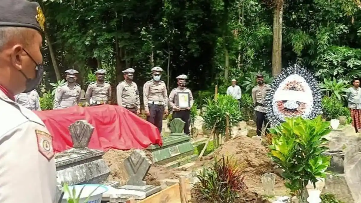Sempat Dirawat 3 Hari di Rumah Sakit, Seorang Polisi di Blitar Meninggal Dunia Digigit Ular