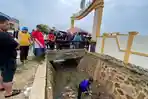 DPRD-Kepri-dan-Batam-serta-warga-gotong-royong-bersihkan-parit-Tiban.jpg