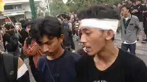 Mahasiswa-yang-mengalami-luka-di-bagian-pelipis-Selasa-1062024.jpg