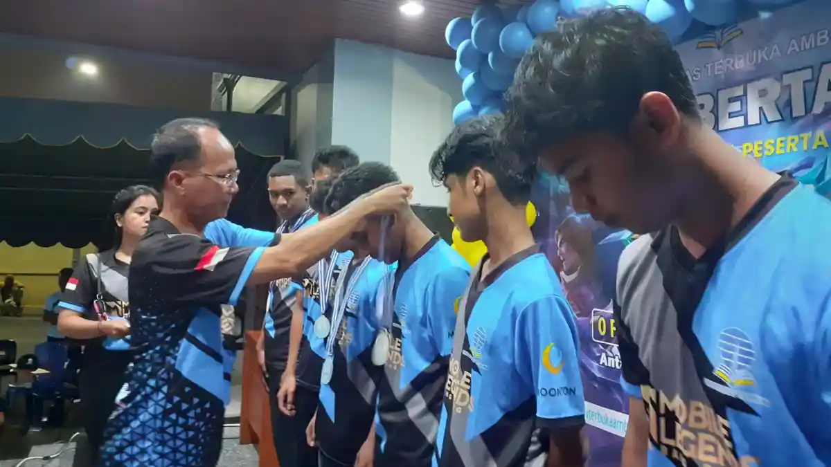 Unggul Telak, SMA 15 Malteng Juarai Turnamen Mobile Legend UT Ambon