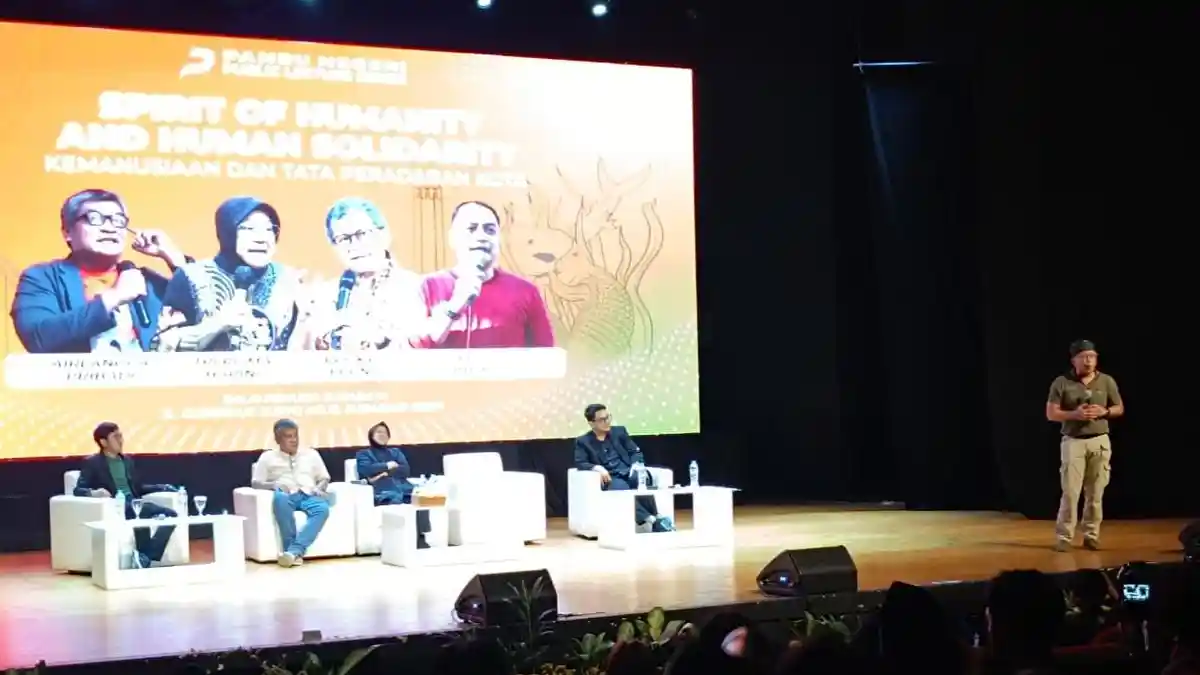 Rocky Gerung Tegaskan Pemimpin Harus Beri Makan Batin dan Intelektual Warga