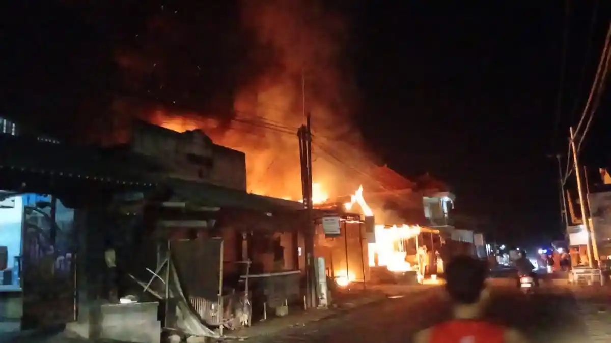 Kebakaran Hanguskan Toko Sarana Upakara di Karangsem Bali, Kerugian Capai Rp 1 Miliar