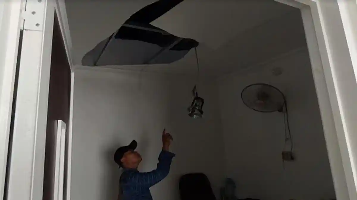 Dampak Ledakan Mako Brimob Surabaya, Plafon Ambruk-Pintu Lepas di Kantor Kecamatan, Pegawai: 3 Kali