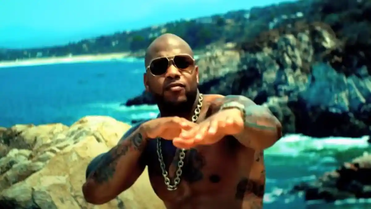 Lirik dan Terjemahan Lagu Whistle - Flo Rida: Can You Blow My Whistle ...