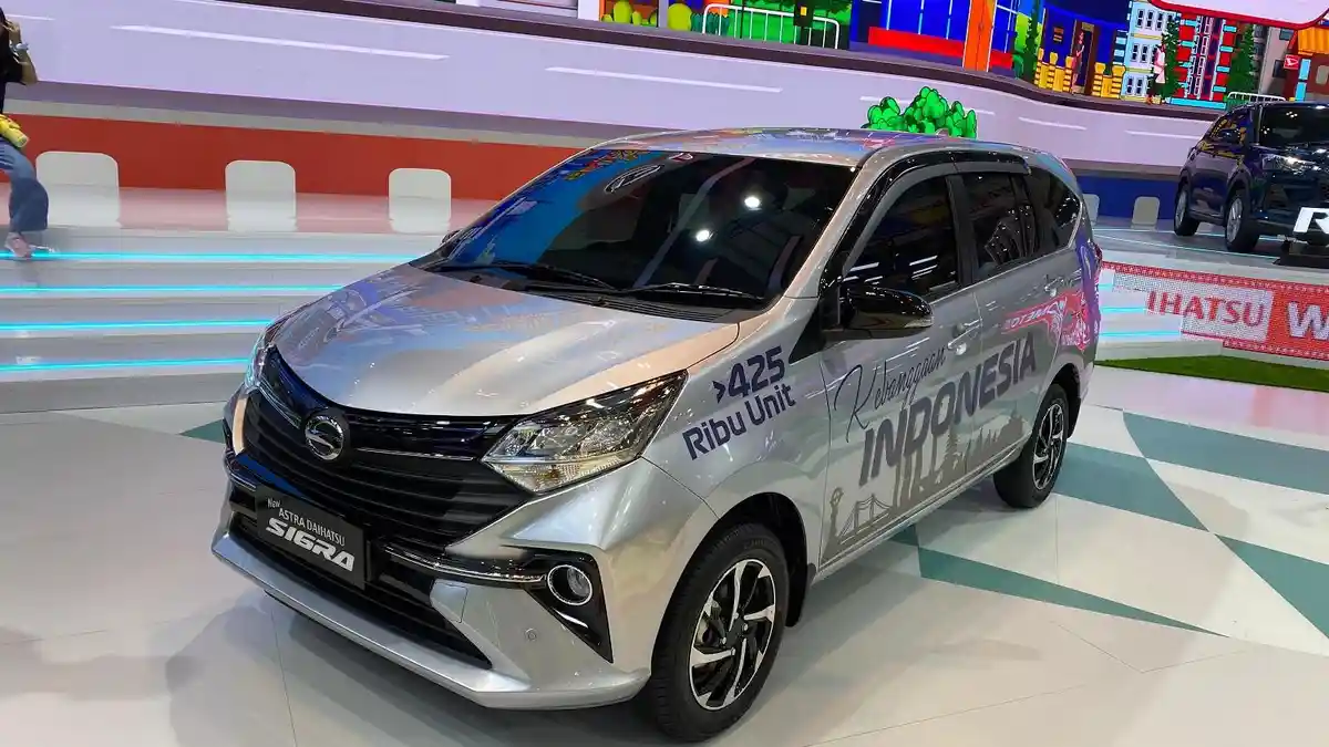 Jadi Varian Tertinggi, New Sigra 1.2R Deluxe Meluncur di GIIAS 2025