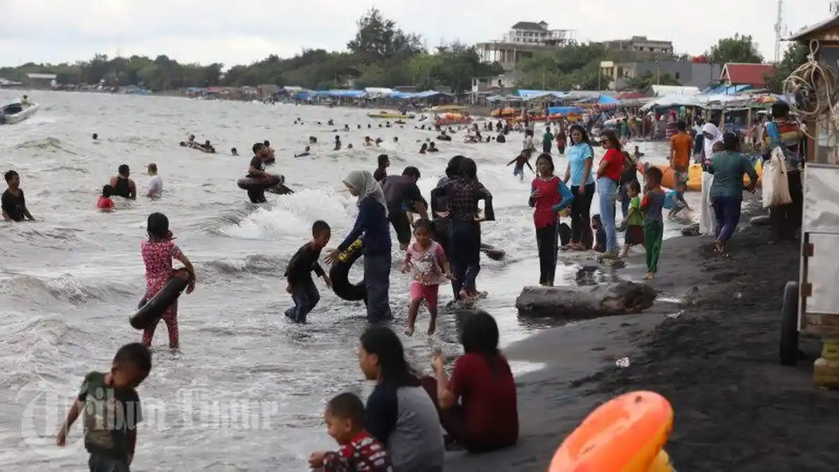 FOTO-FOTO: Libur Natal di Pantai Tanjung Bunga - tanjung-bunga-4.jpg