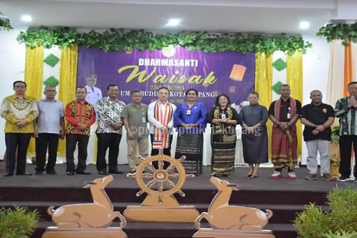 Pemkot Kupang Gelar Dharmasanti Waisak Pertama untuk Umat Buddha