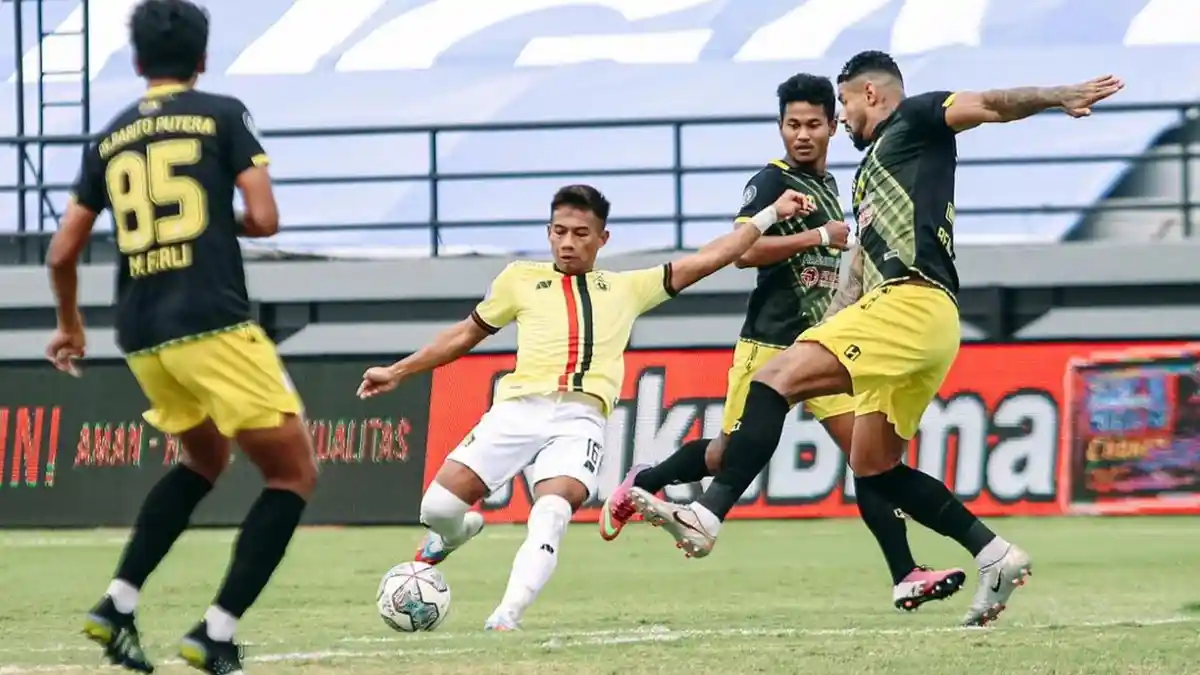 Performa Persik Merosot, Javier Roca Optimis Bisa Sapu Bersih Kemenangan di Laga Tersisa