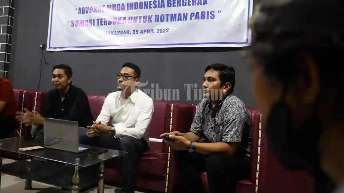 Foto Advokat Muda Indonesia Bergerak Makassar Beri Waktu Hotman Paris 3 Hari untuk Minta Maaf - Advokat-Muda-Indonesia-Bergerak-Perwakilan-Makassar-somasi-Hotman-Paris.jpg