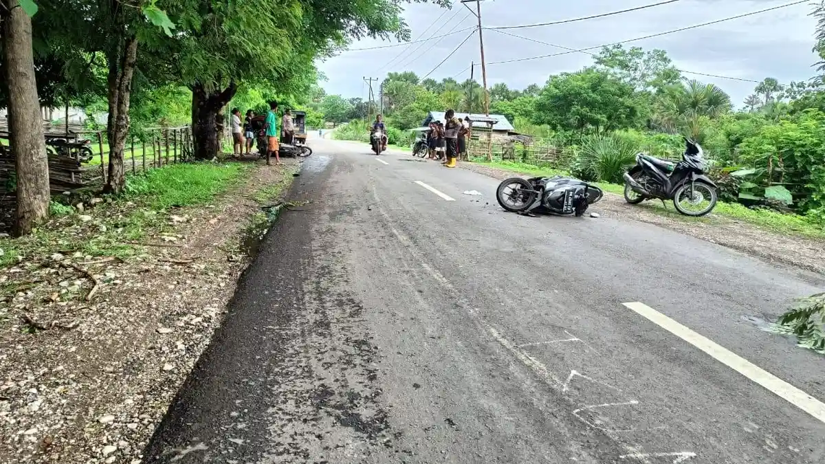 Lakalantas di Nonotbatan TTU, Seorang Pengendara Patah Tulang