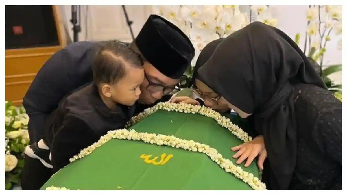 Saat Takziah, Kartika Putri Sanjung Ridwan Kamil dan Istrinya Didik Eril: Luar Biasa