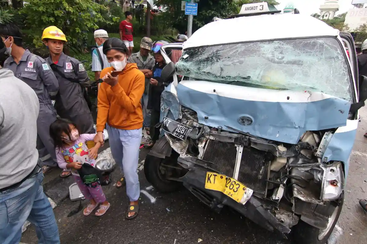 Diduga Rem Blong, Laka Maut Simpang Rapak Balikpapan Tewaskan Lima Orang