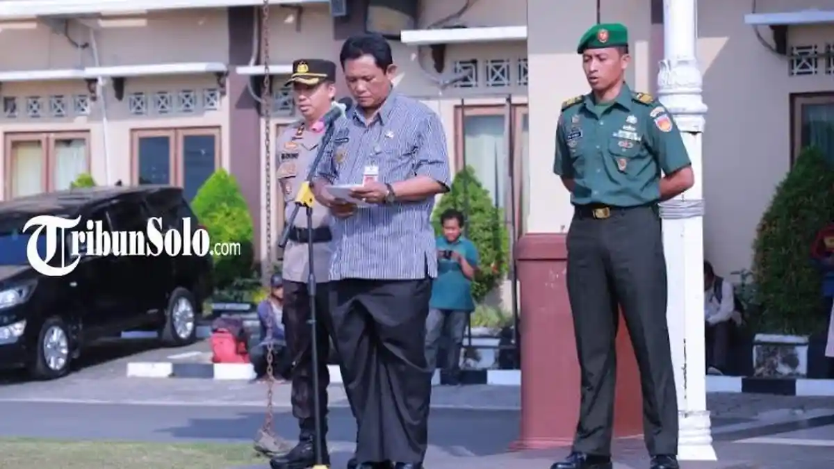 Pimpin Apel Hari Bhayangkara ke-77, Wakil Bupati Klaten Yoga Hardaya Berharap Pilkades Sukses & Aman