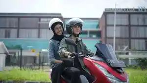 Helm-melindungi-kepala-dari-bahaya-benturan.jpg