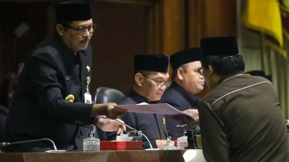 Raperda Pemberdayaan Koperasi dan Usaha Kecil Disetujui, Nana Sudjana: Jadi Pedoman Payung Hukum
