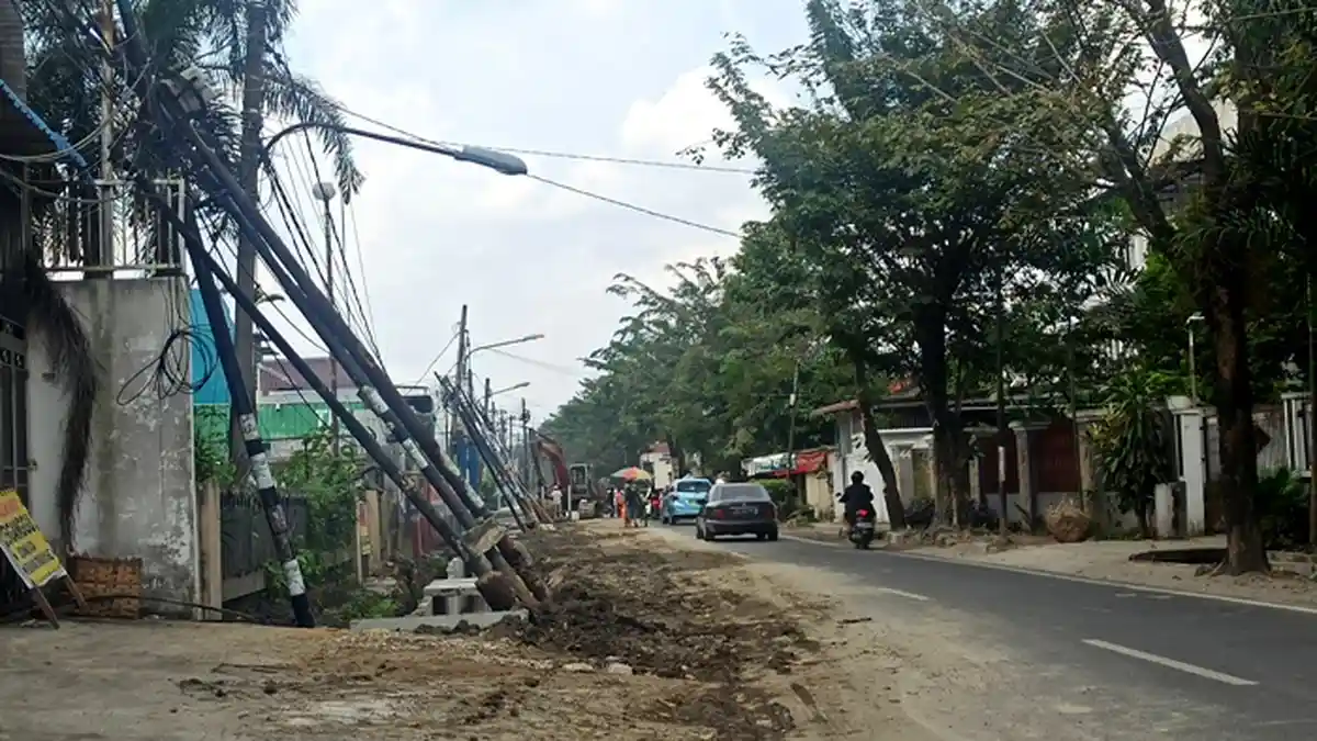 Kadis PU Medan Klaim Pengerjaan Drainase di Jalan Sei Belutu Rampung Hari Ini, Jalan Berlumpur