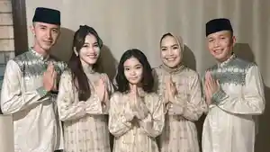 Ayu-Ting-Ting-dan-Muhammad-Fardhana-Rayakan-Idul-Fitri-Bersama-44.jpg