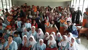 Program-Laboratorium-Keliling-di-SDN-Riung-Gunung-di-Jawa-Barat.jpg