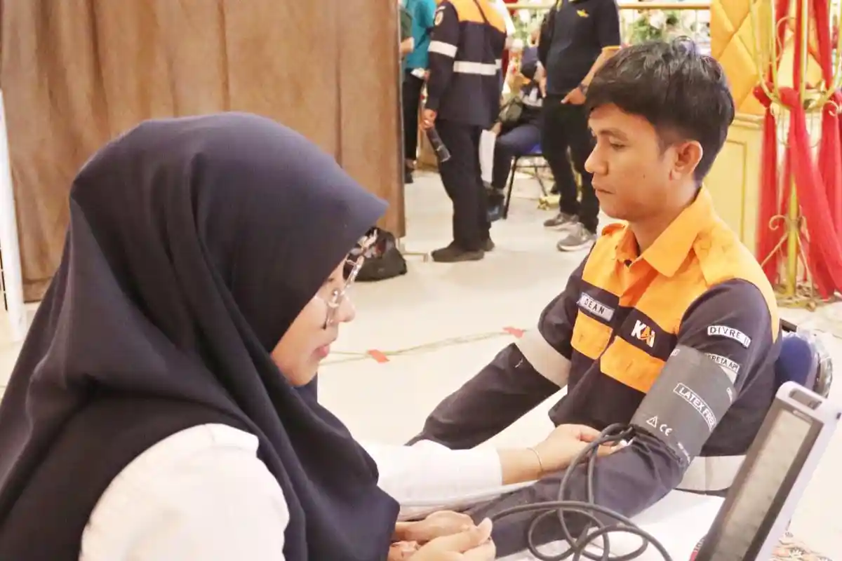 PT KAI Divre II Sumbar Gelar MCU dan Tes Urine untuk Cegah Penyalahgunaan Narkoba