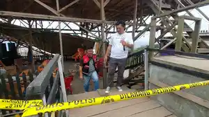 Kepolisian-melakukan-olah-TKP-kafe-yang-ambruk-saat-malam-tahun-baru.jpg