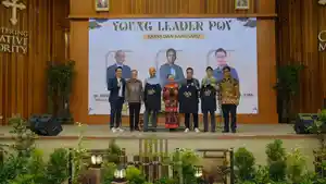 Young-Leader-POV.jpg