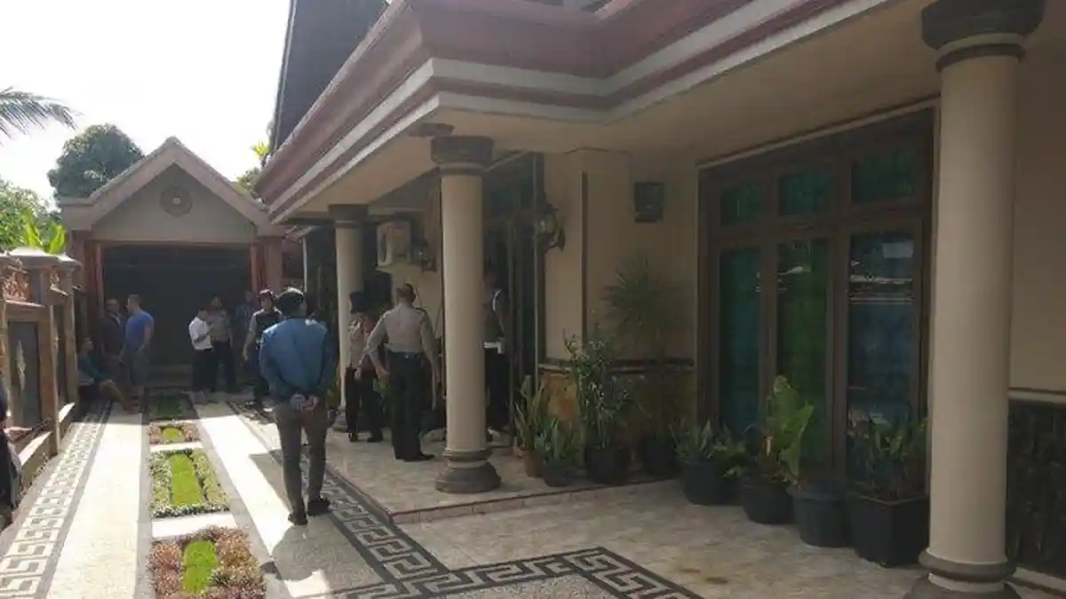 Perampok Bawa Parang Satroni Rumah Perwira Polisi, Kabur saat Penghuni Rumah Teriak