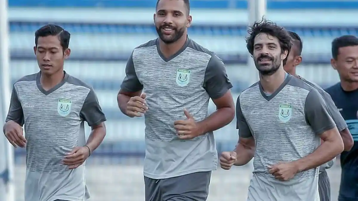 5 Update Bursa Transfer: Arema Resmi Lepas Robert Lima hingga Persela Lagi-Lagi Coret 2 Pemain Asing