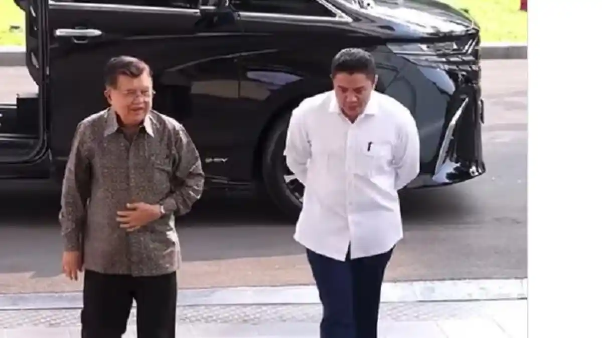 JK dan Putranya Bertemu Prabowo, Teddy Sambut di Istana