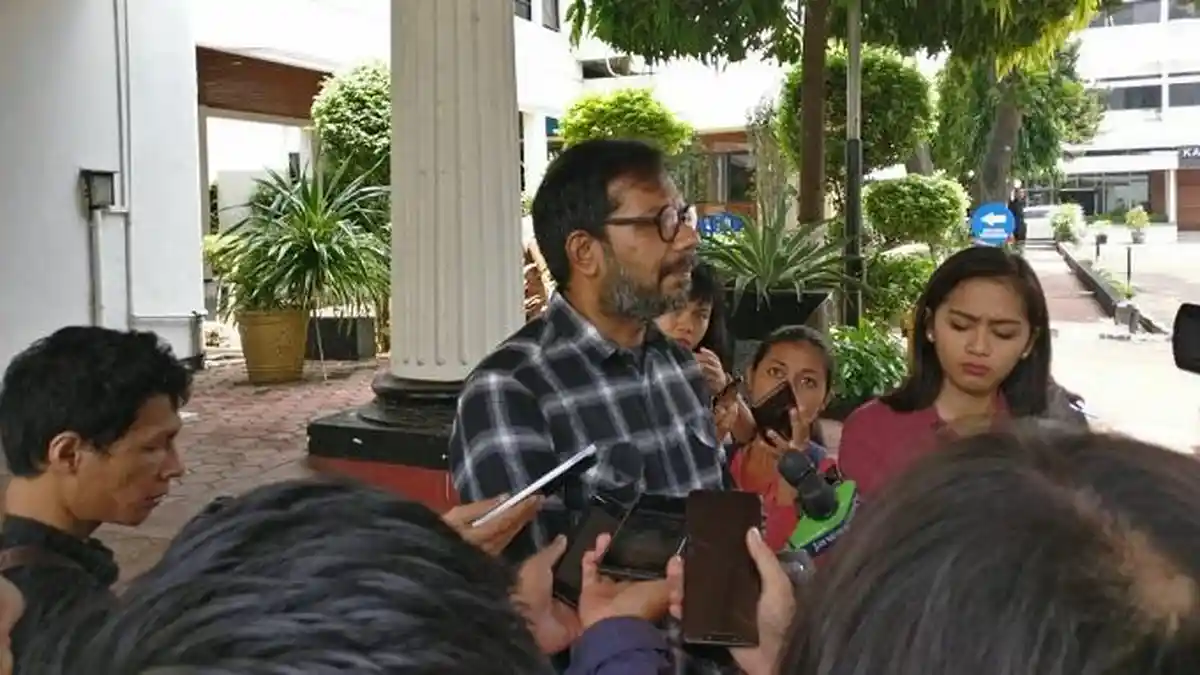 Haris Azhar Minta Jokowi Jangan Mencla-mencle soal Penegakan Hukum