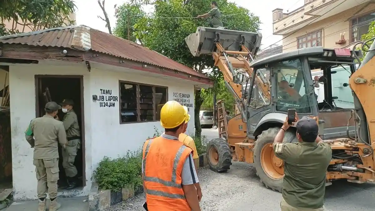 Atasi Banjir, Satpol PP Kota Medan Sudah Hancurkan 45 Bangunan di Berbagai Tempat