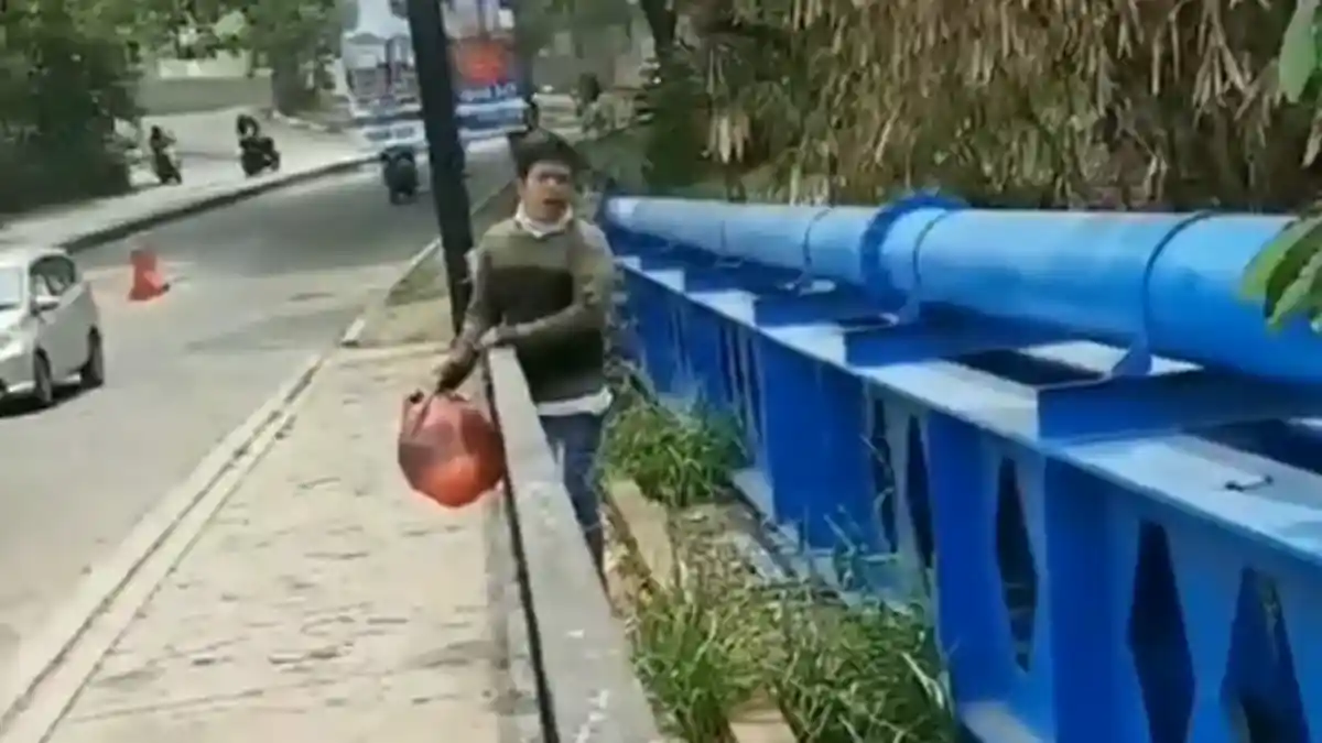 Buang Sampah Sembarangan, 14 Warga Tugu Selatan Ditangkap Satgas OTT Sampah