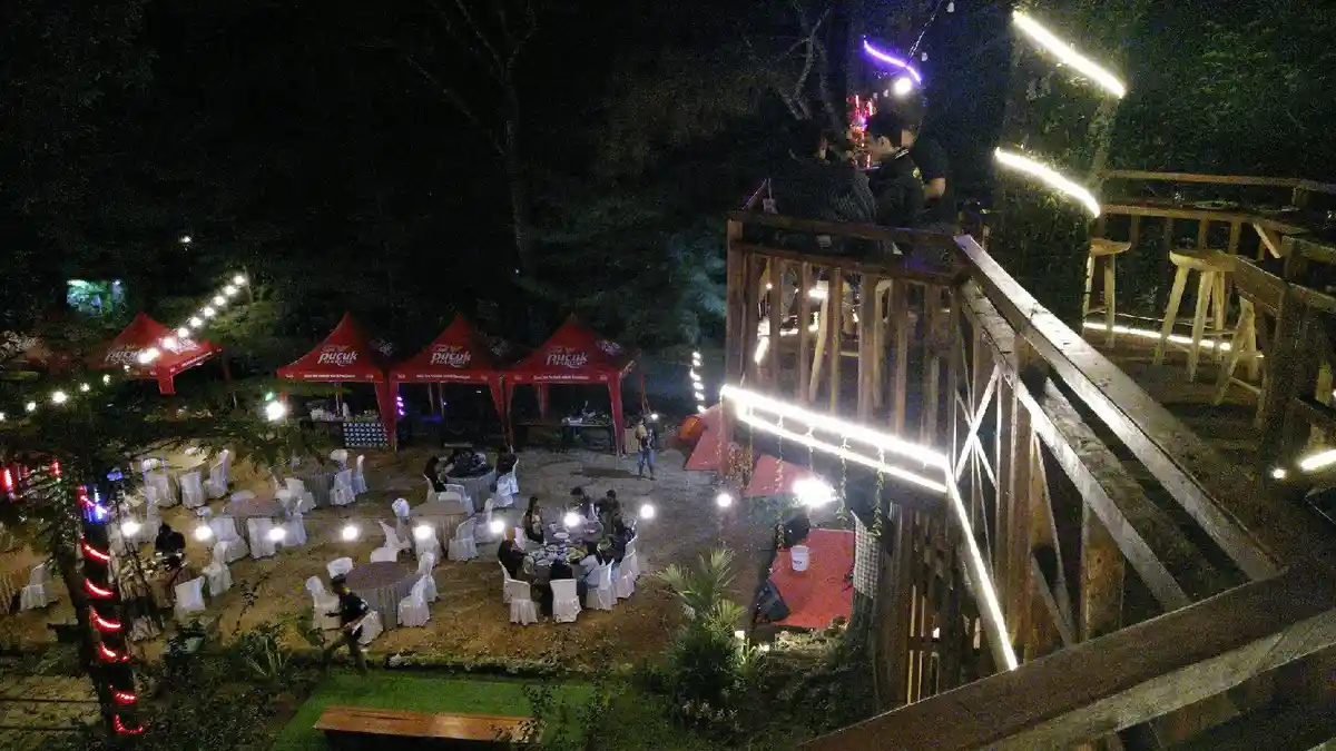 Pijar Park Tawarkan Serunya Buka Puasa di Tengah Hutan Pinus, Bisa Bersantap di Atas Pohon