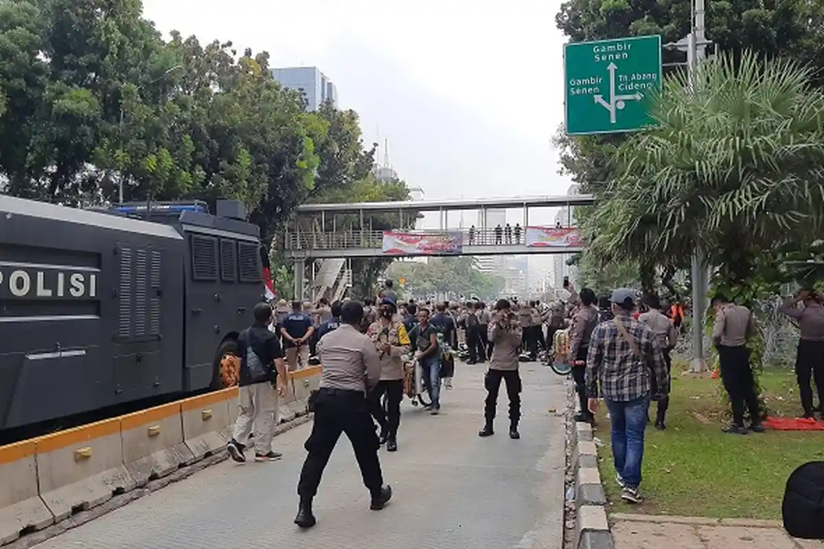 Ada Massa Penyusup Saat Demo Massa FPI dan GNPFI MUI, Bikin Onar Hingga Lempar Bola Kasti Beracun