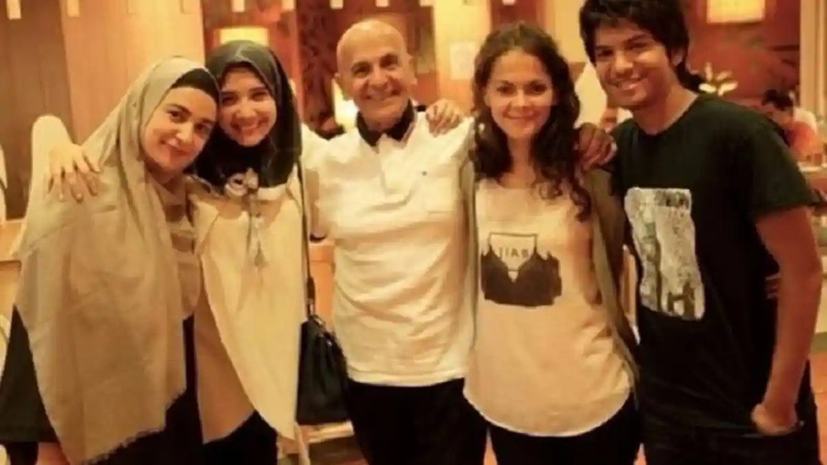 Baru Saja Pesta Nikahan, Ayah Shireen Sungkar Beri Kabar Duka
