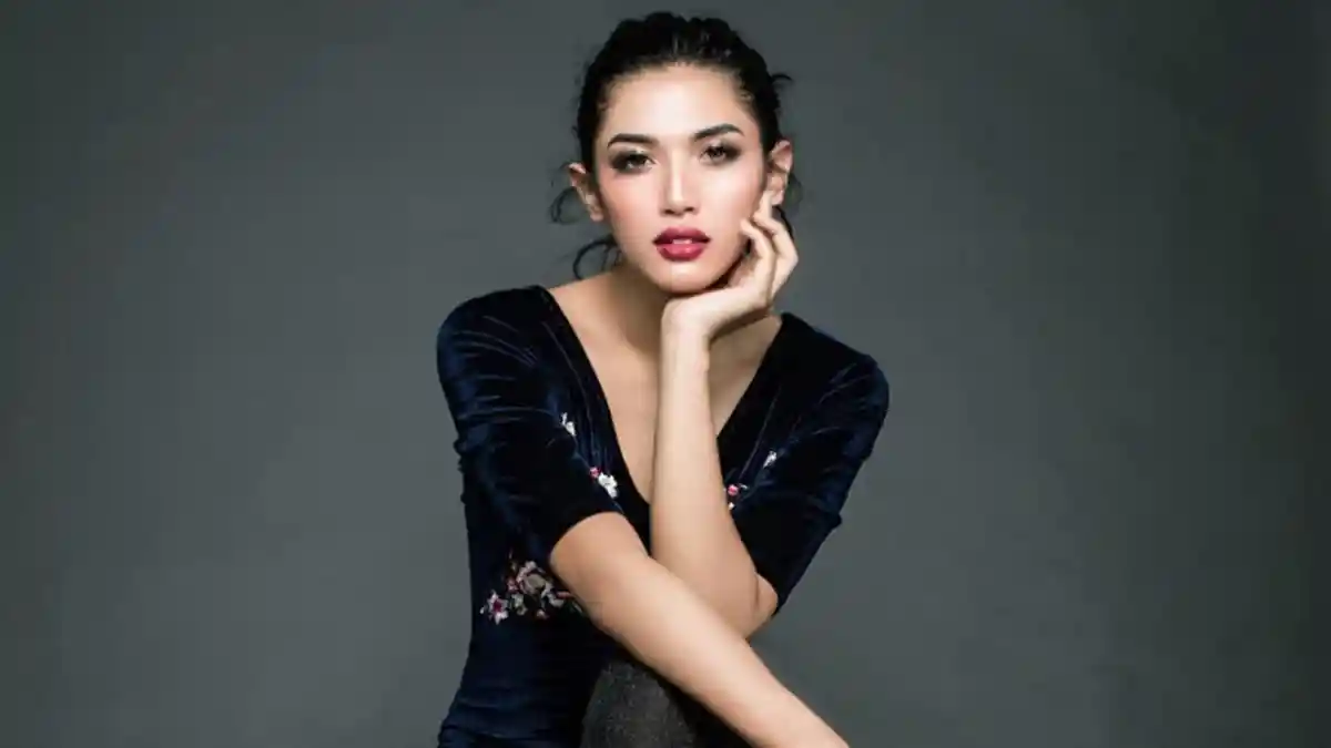 Pamer Wajah Cantik dengan Gincu Cetar, Millendaru Diingatkan Netizen untuk Salat Jumat