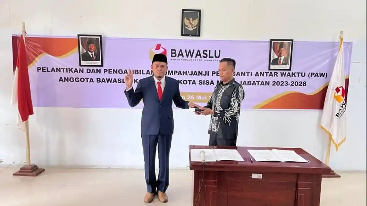 Siharlon Simbolon Kembali Dilantik Jadi Komisioner Bawaslu Deli Serdang
