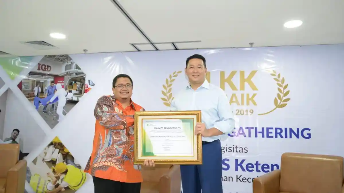 RS MMC Jakarta Terima PLKK Award 2019 dari BPJamsostek