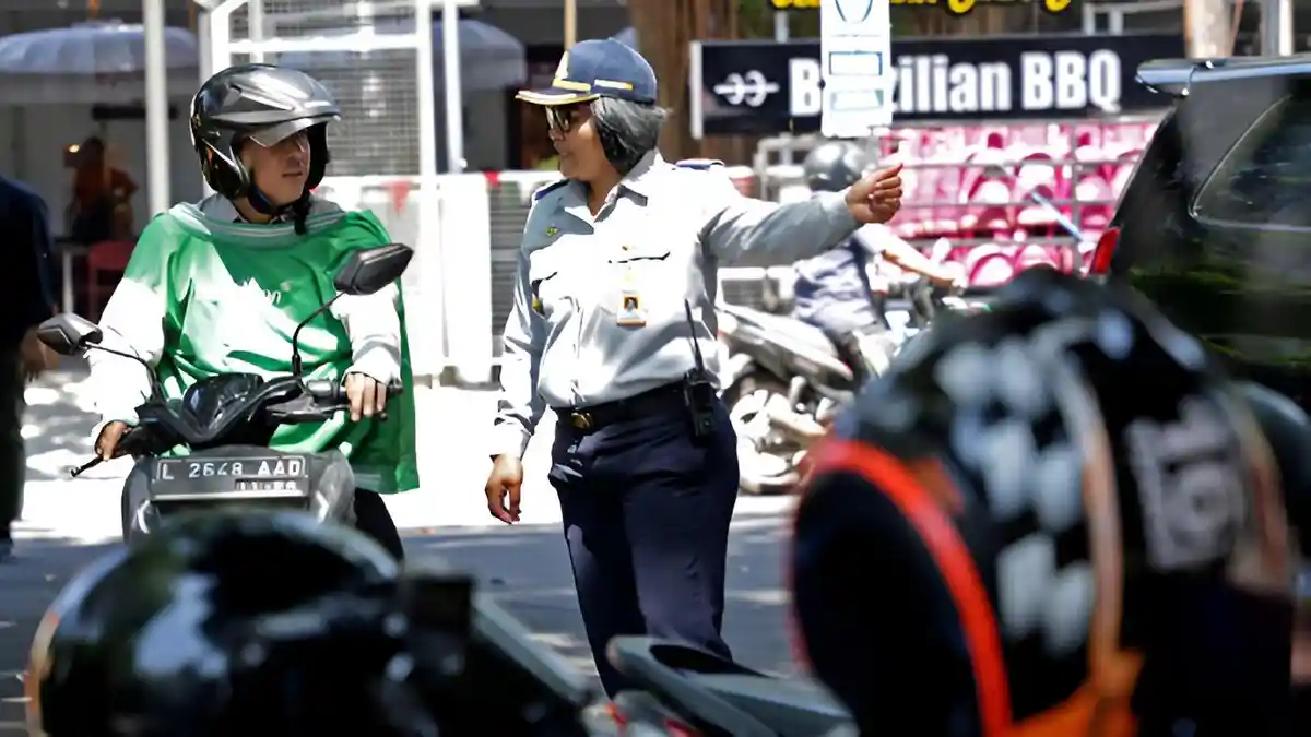 Parkir Liar di Surabaya Diberantas Dinas Perhubungan, Pakai Cara Ini