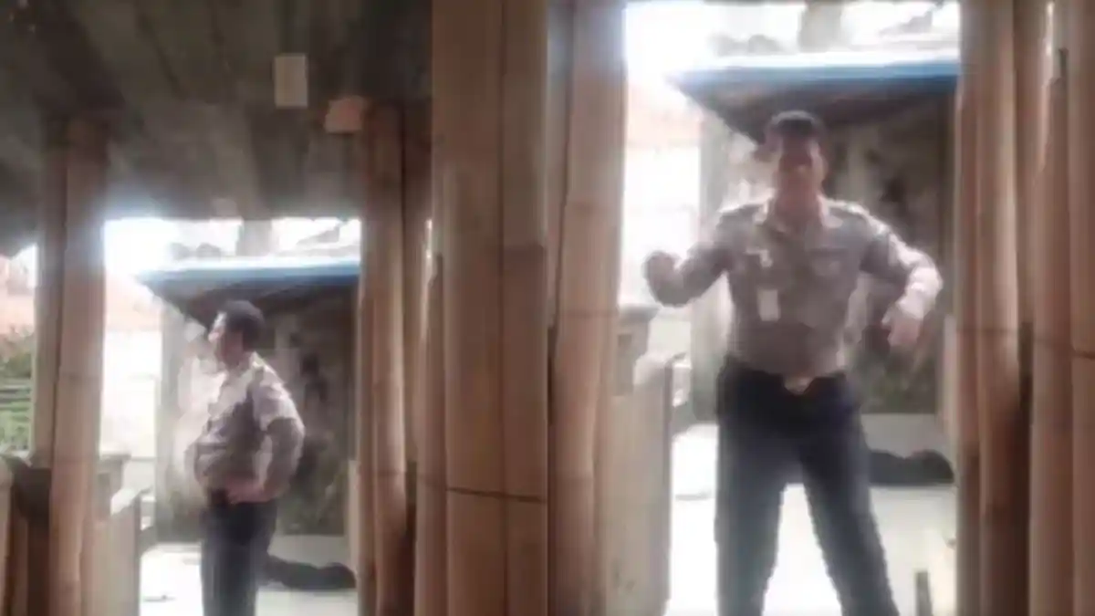 Viral, Polisi Berjoget Layaknya Michael Jackson, Kamu Pasti Dibikin Termangu