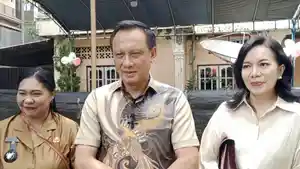 Beri-keterangan-pers-usai-melakukan-pencoblosan-di-TPS-02.jpg