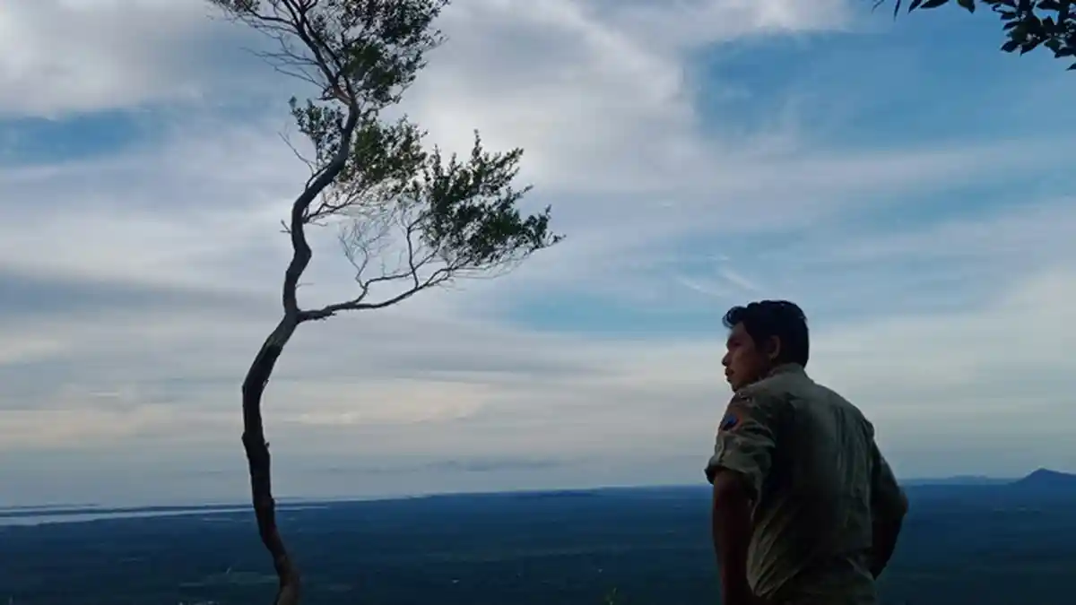 Wisata Belitung: Bukit Gadong, Nikmati Sunrise dengan Pemandangan Alam yang Indah