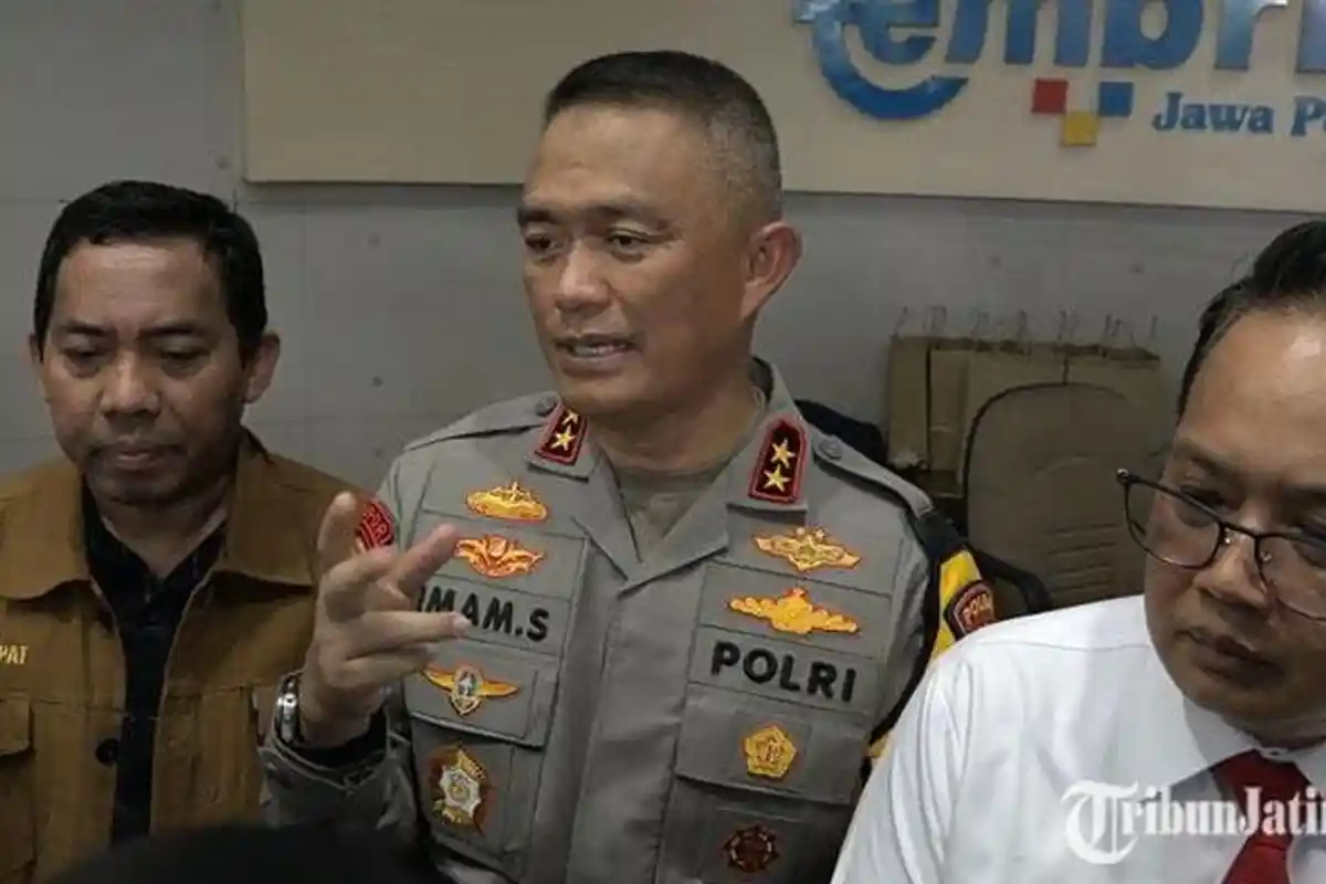 Kapolda Jatim Siap Kerahkan Kapal untuk Distribusi Logistik Pilkada 2024 ke Wilayah Kepulauan